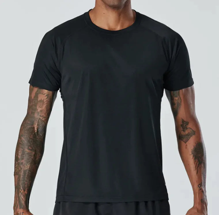 VibeWear Essential Black T-Shirt – Minimal Street Look