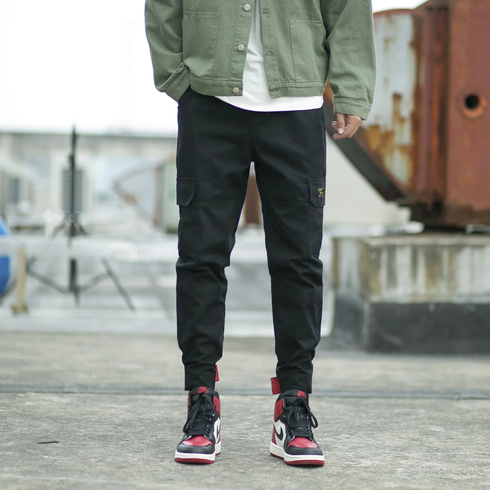 VibeWear Urban Cargo Joggers – Slim Fit Street Style Pants