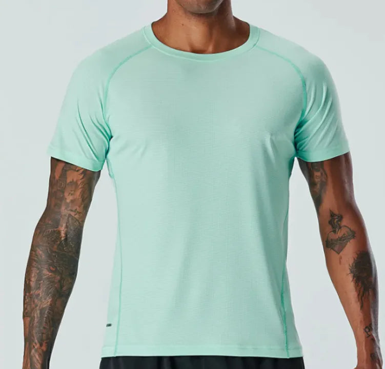 VibeWear Essential Black T-Shirt – Minimal Street Look