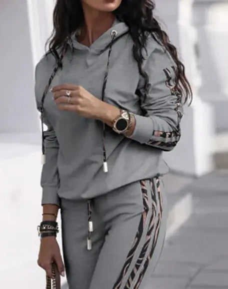 VibeWear™ Two-Piece Sportswear Set – Women’s